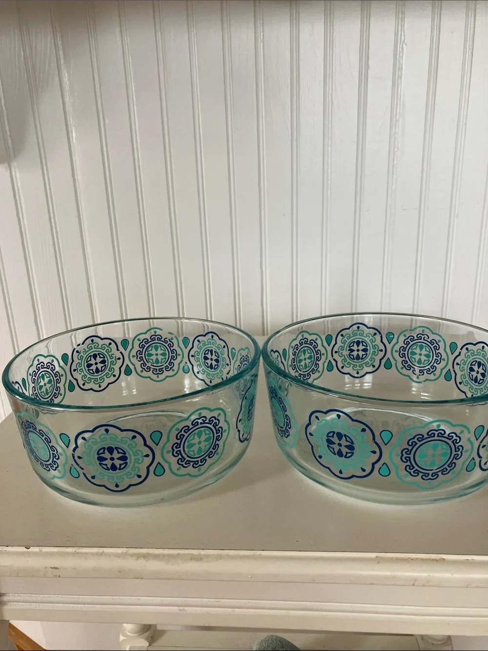 Pyrex Retro Blue Medallion/Pinwheel 1 1/2 Quarts Glass Bowls (2)